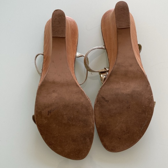 EUC - Chinese Laundry gold strappy sandals. Size 9. Riza. Wedge heel. - Picture 5 of 8